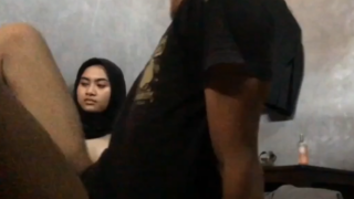 คลิปหลุด เย็ดสาวมุสลิม ตั้งถ่ายคลิป นมใหญ่มาก อมควยก่อนจะขึ้นขย่ม กดรัวใส่หีไม่ยั้งแตกใน