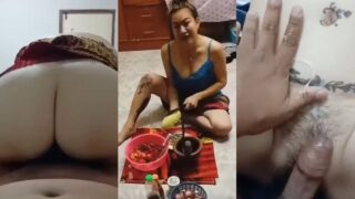 เจ้ตำส้มตำ คลิปหลุดในตำนาน มาหาผัวเจ้ แต่ไม่อยู่เลยมาล้วงนมเขี่ยหีจนมีอาการ โดนเสียบเย็ดเสียว