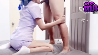 คลิปหลุด charmoflove สาวพยาบาลสุดสวยกลับห้องมาเงี่ยนหีขออมควยแฟนหนุ่มก่อนโดนล่อกระเด้าหีคาชุดเสียวๆร้องลั่นห้อง